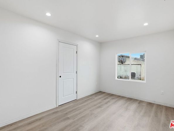 1526 W 105th Street, Los Angeles CA 90047