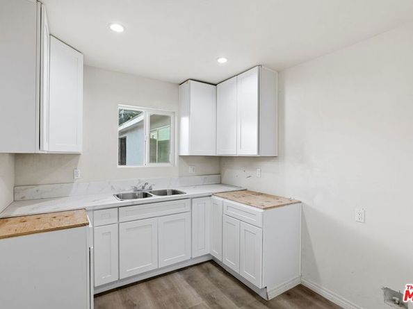 1526 W 105th Street, Los Angeles CA 90047