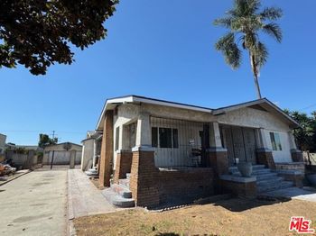 1526 W 105th Street