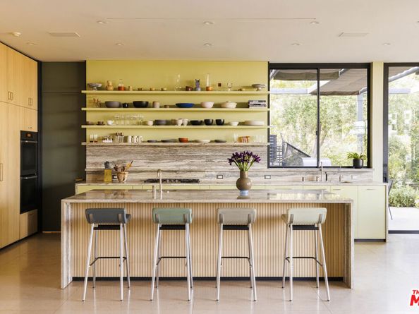 3306 Deronda Drive, Los Angeles CA 90068