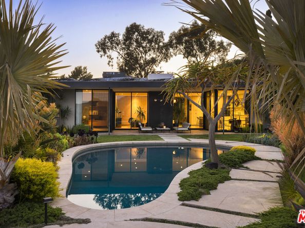 3306 Deronda Drive, Los Angeles CA 90068