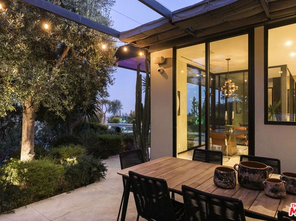 3306 Deronda Drive, Los Angeles CA 90068