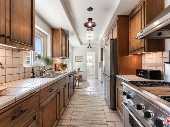 4169 Vinton Avenue, Culver City CA 90232