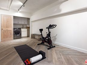 814 18th Street F, Santa Monica CA 90403