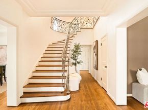 6300 Lindenhurst Avenue, Los Angeles CA 90048