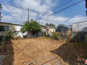 333 E 61st Street, Los Angeles CA 90003