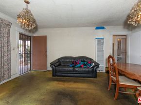 333 E 61st Street, Los Angeles CA 90003