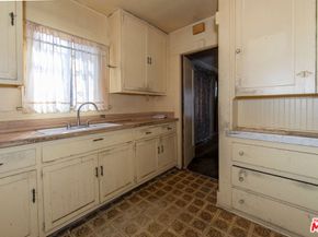 333 E 61st Street, Los Angeles CA 90003