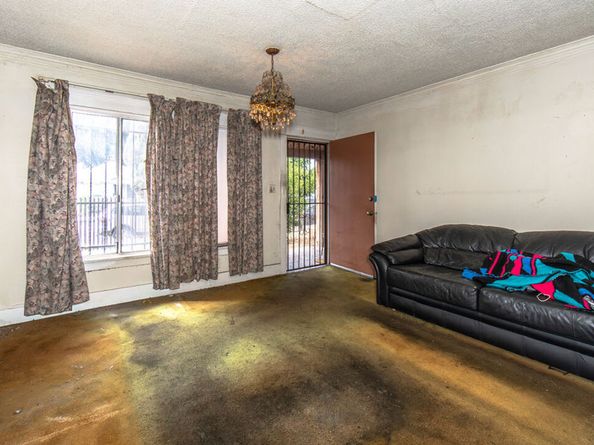 333 E 61st Street, Los Angeles CA 90003