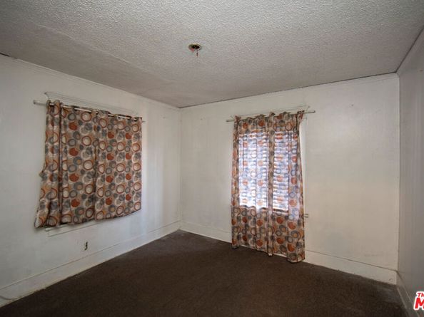 333 E 61st Street, Los Angeles CA 90003