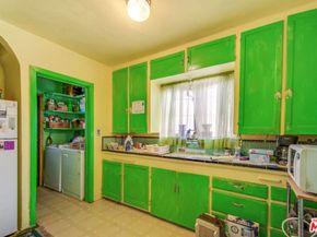 9023 S Halldale Avenue, Los Angeles CA 90047