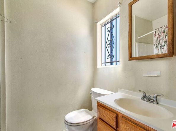 9023 S Halldale Avenue, Los Angeles CA 90047