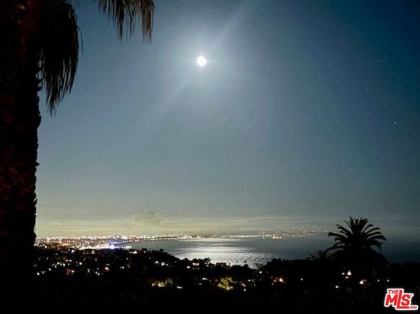 16906 Enchanted Place, Pacific Palisades CA 90272