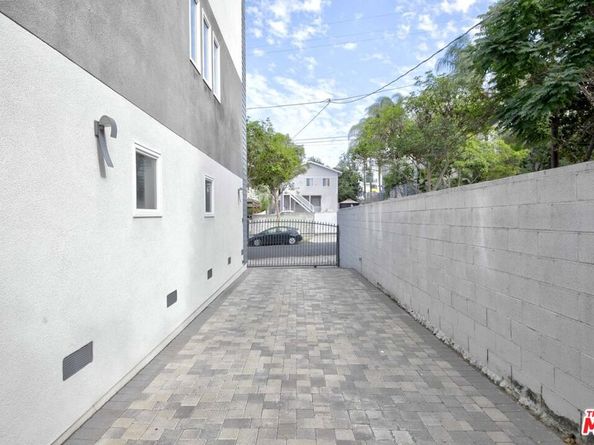 125 N Mountain View Avenue, Los Angeles CA 90026