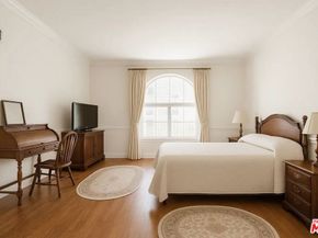 21620 Burbank Boulevard 9, Woodland Hills CA 91367