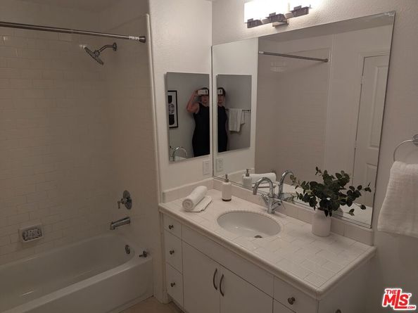 7100 Playa Vista Drive 120, Playa Vista CA 90094