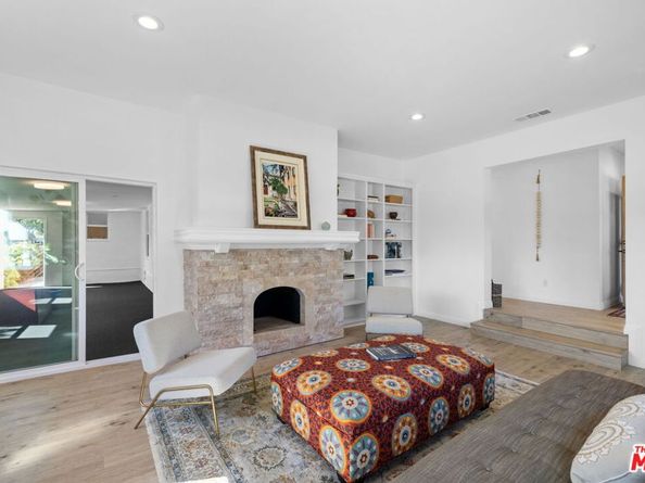 2400 W 74th Street, Los Angeles CA 90043