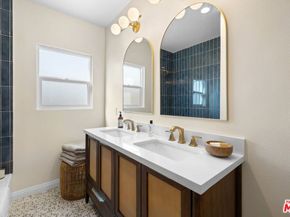 2400 W 74th Street, Los Angeles CA 90043