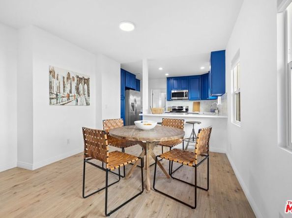 2400 W 74th Street, Los Angeles CA 90043