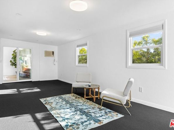 2400 W 74th Street, Los Angeles CA 90043