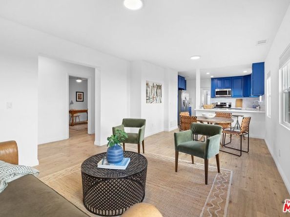 2400 W 74th Street, Los Angeles CA 90043