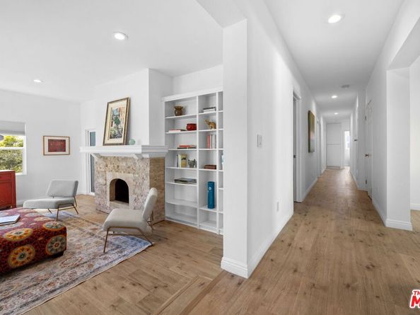 2400 W 74th Street, Los Angeles CA 90043