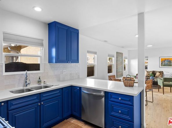 2400 W 74th Street, Los Angeles CA 90043