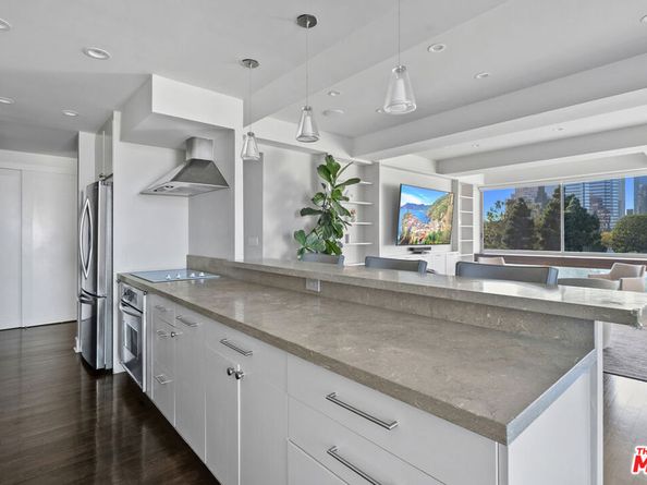 2220 Avenue Of The Stars 702, Los Angeles CA 90067