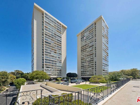 2220 Avenue Of The Stars 702, Los Angeles CA 90067