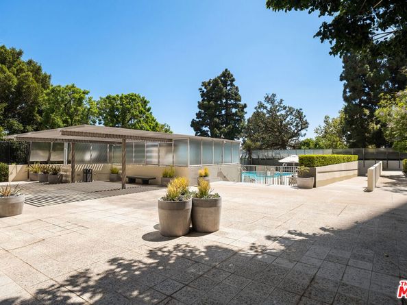 2220 Avenue Of The Stars 702, Los Angeles CA 90067