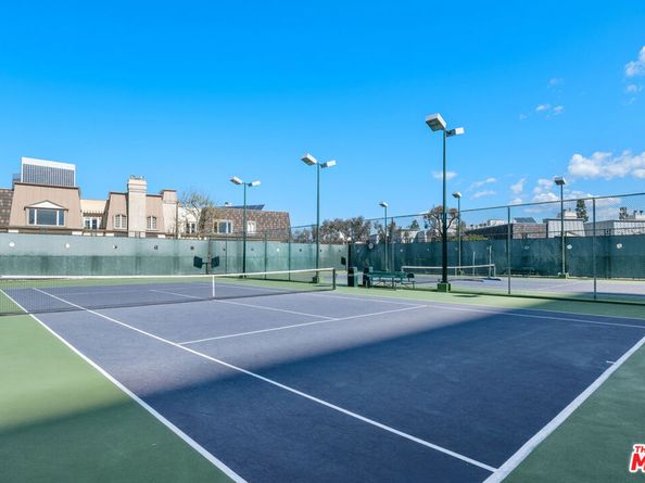 2220 Avenue Of The Stars 702, Los Angeles CA 90067