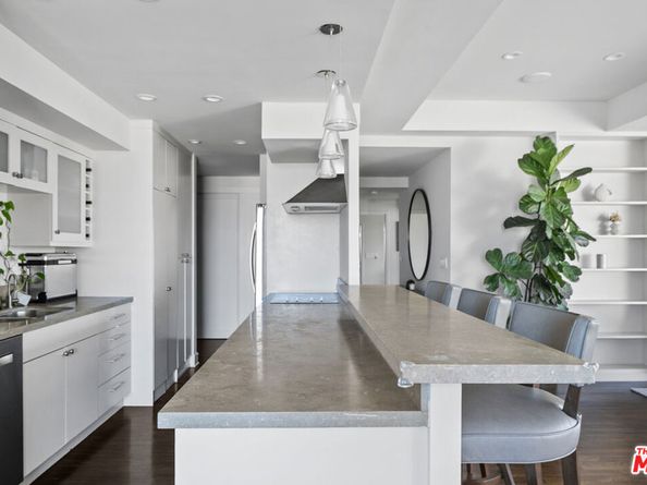 2220 Avenue Of The Stars 702, Los Angeles CA 90067