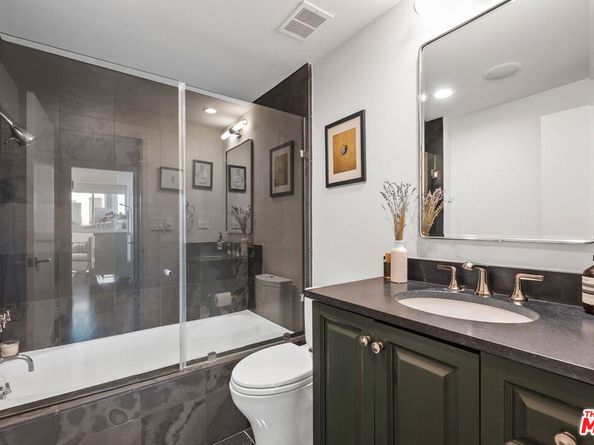 2220 Avenue Of The Stars 702, Los Angeles CA 90067