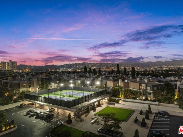 2220 Avenue Of The Stars 702, Los Angeles CA 90067