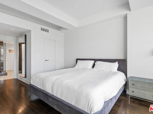 2220 Avenue Of The Stars 702, Los Angeles CA 90067