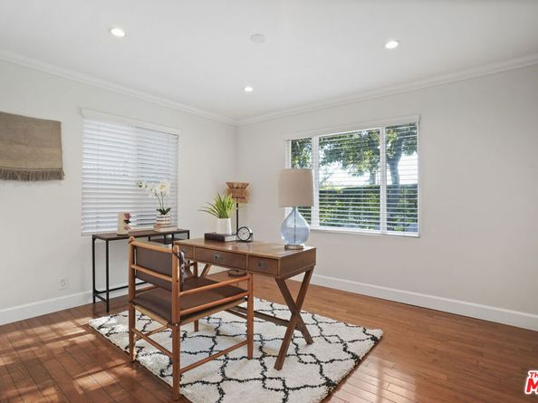 2452 N Altadena Drive, Altadena CA 91001