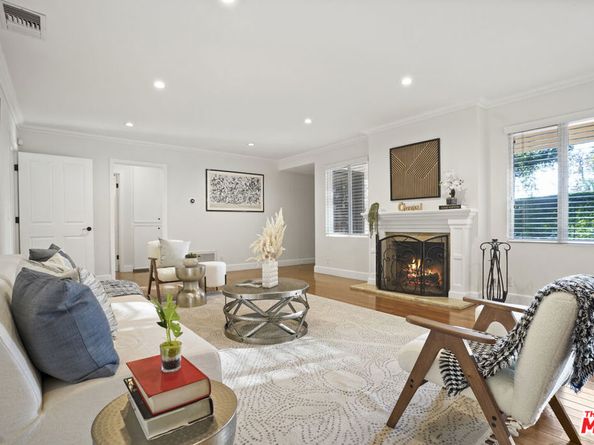 2452 N Altadena Drive, Altadena CA 91001