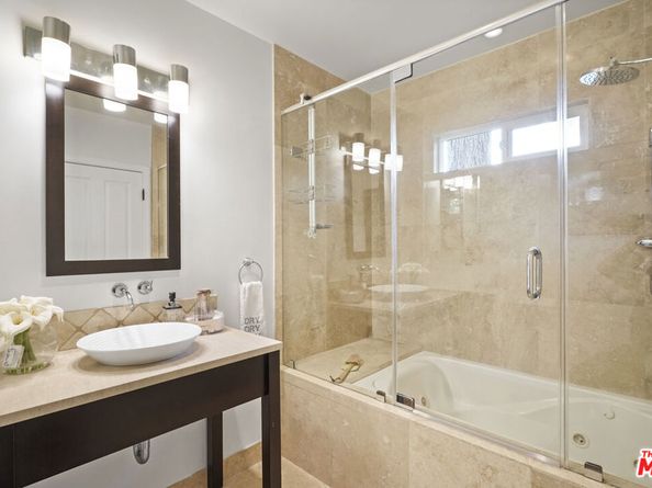 2452 N Altadena Drive, Altadena CA 91001