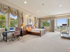 19016 Devonport Lane, Tarzana CA 91356