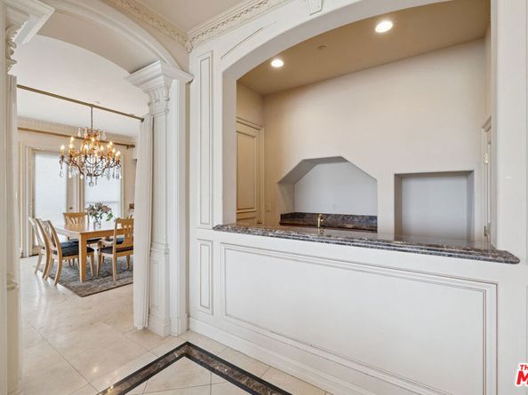 19016 Devonport Lane, Tarzana CA 91356