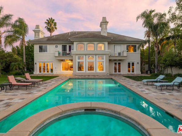 19016 Devonport Lane, Tarzana CA 91356