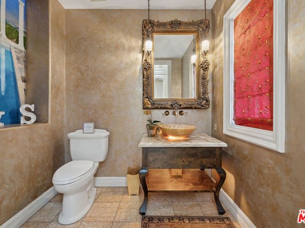 19016 Devonport Lane, Tarzana CA 91356