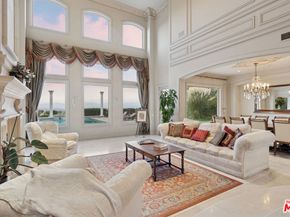 19016 Devonport Lane, Tarzana CA 91356