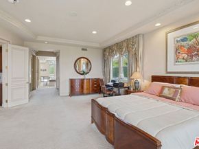 19016 Devonport Lane, Tarzana CA 91356