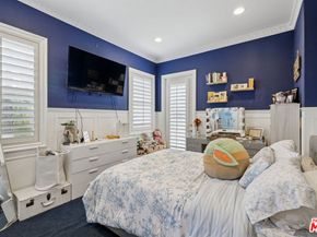 19016 Devonport Lane, Tarzana CA 91356