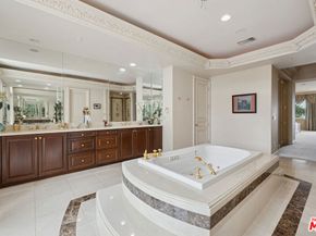 19016 Devonport Lane, Tarzana CA 91356