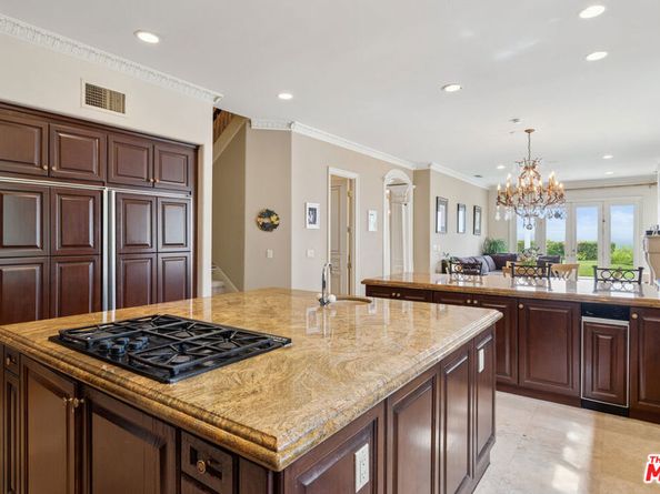 19016 Devonport Lane, Tarzana CA 91356