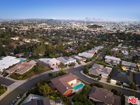 2267 Winona Boulevard, Los Angeles CA 90027