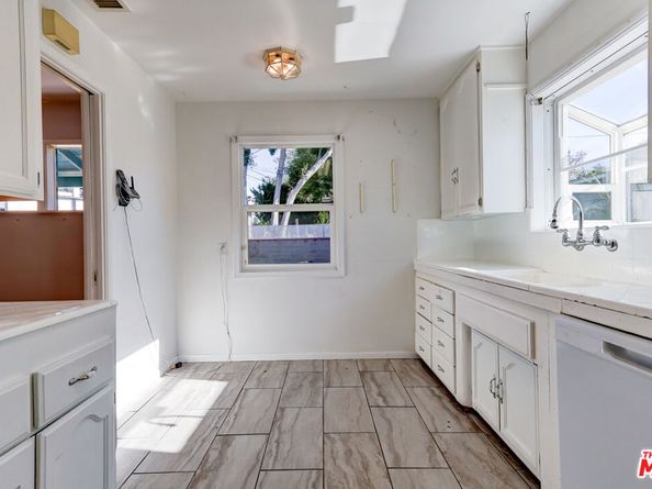 7024 Kentwood Avenue, Los Angeles CA 90045