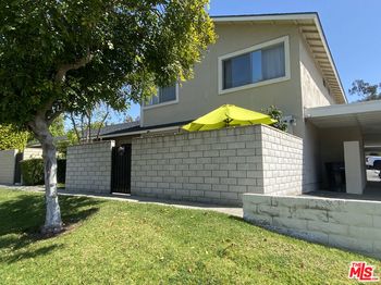1342 E Fairgrove Avenue